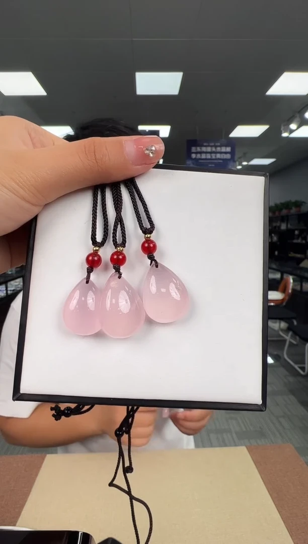 未镶嵌吊坠(赠链)水晶CK973 粉水晶水滴吊坠 多样性发一件