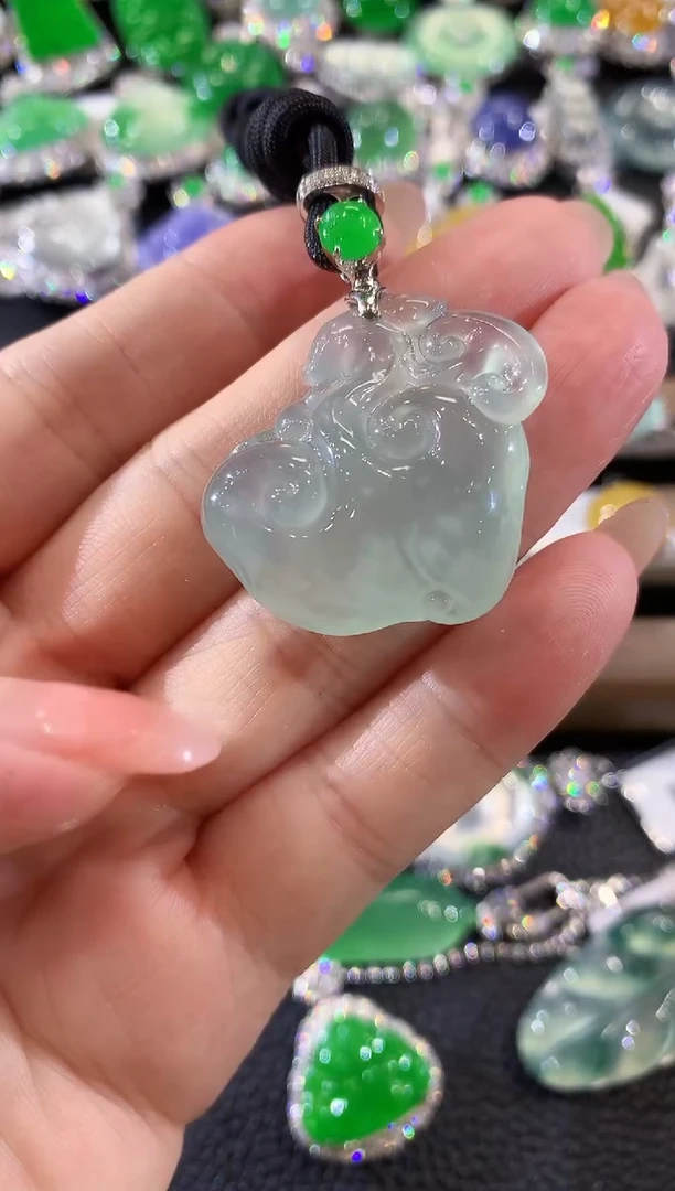 吊坠(不含链)18K金镶嵌翡翠**C126