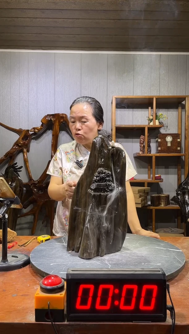 金丝楠用****狼倒流香摆件