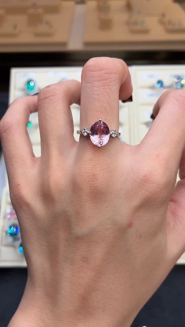 银S925镶嵌戒指绿柱石（摩根石）00000