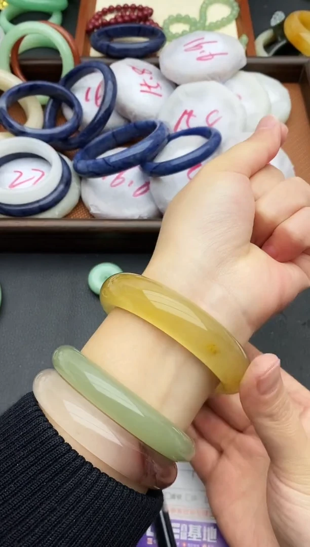 未镶嵌手镯石英质玉118+59/60