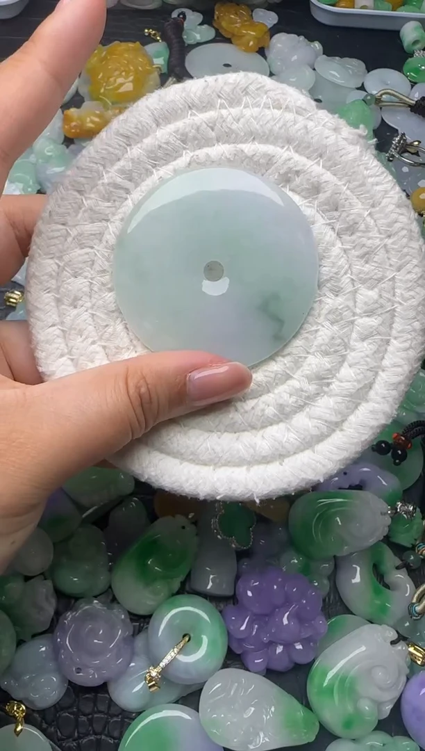 颈饰未镶嵌翡翠缅甸翡翠吊坠