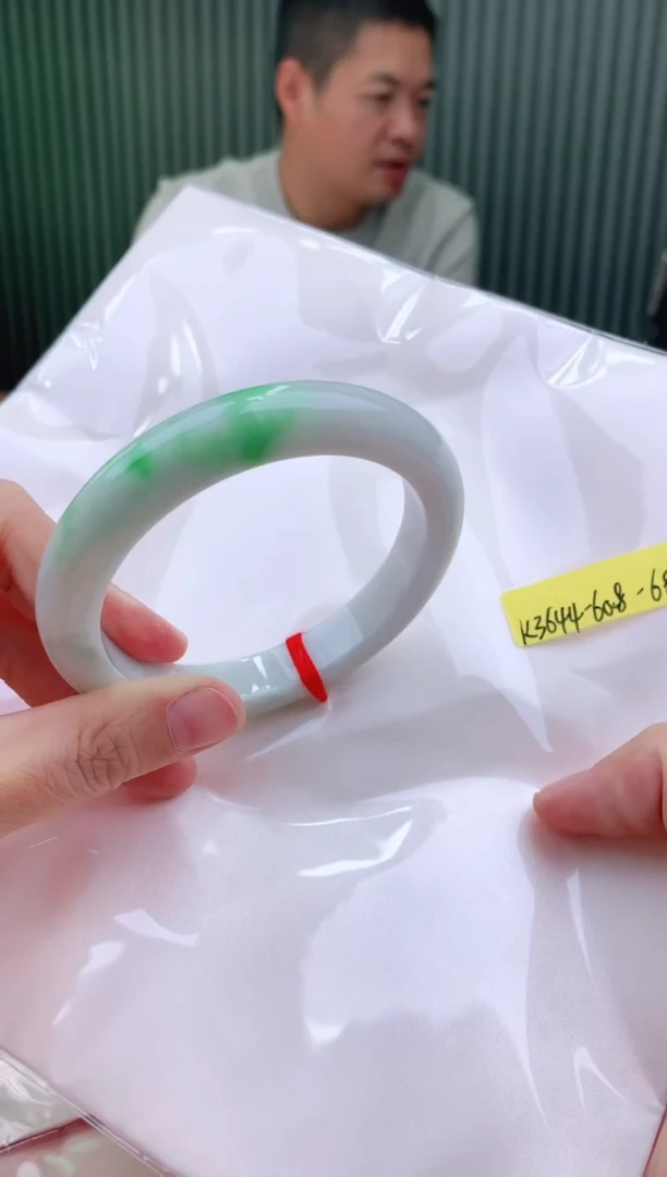 未镶嵌手镯翡翠60+