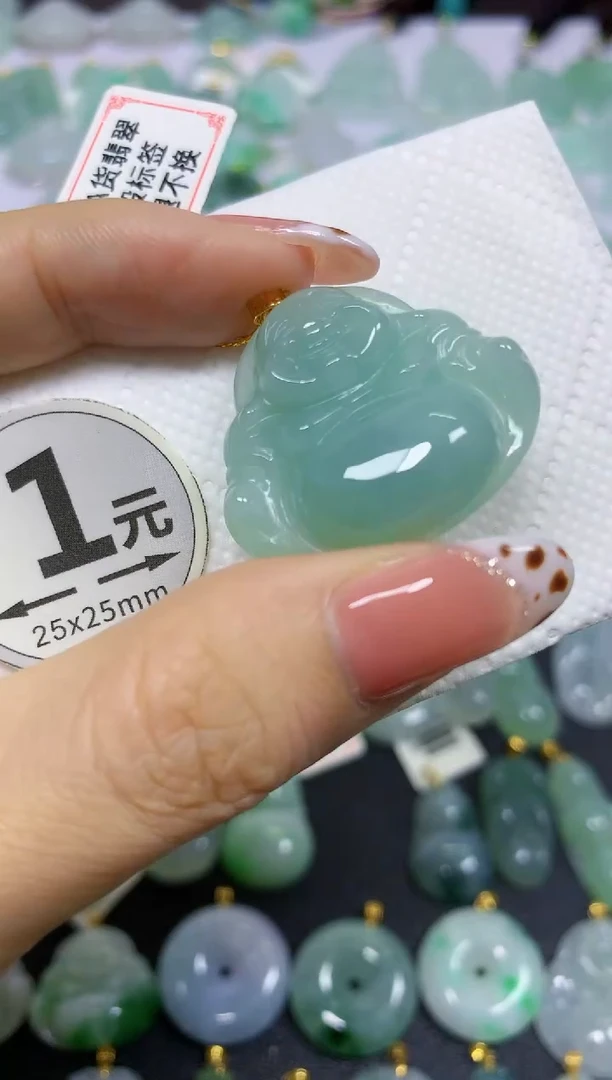 颈饰18K金镶嵌翡翠 天然翡翠A货