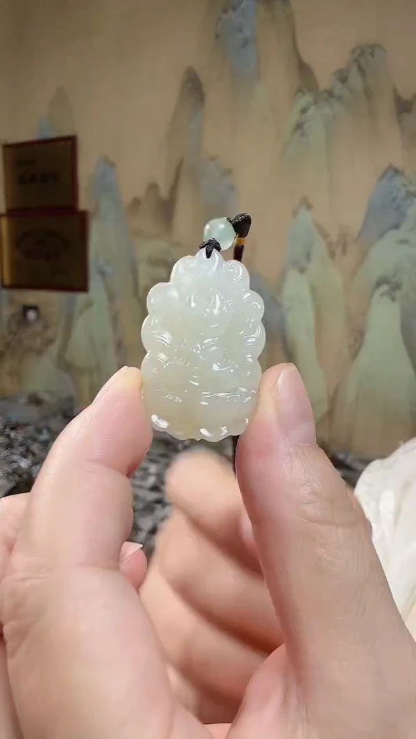 颈饰未镶嵌和田玉.