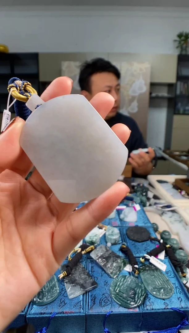 颈饰未镶嵌翡翠多样性发其一