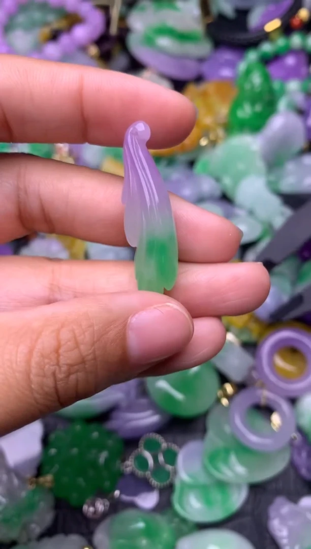 颈饰未镶嵌翡翠缅甸翡翠吊坠