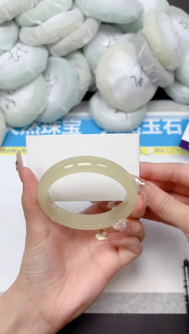 未镶嵌手镯石英质玉232-60.1