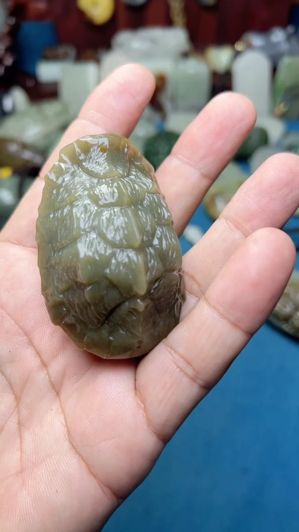 和田玉未镶嵌把件-