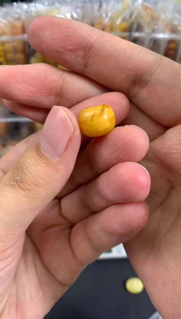 蜜蜡未镶嵌珠宝奇石1