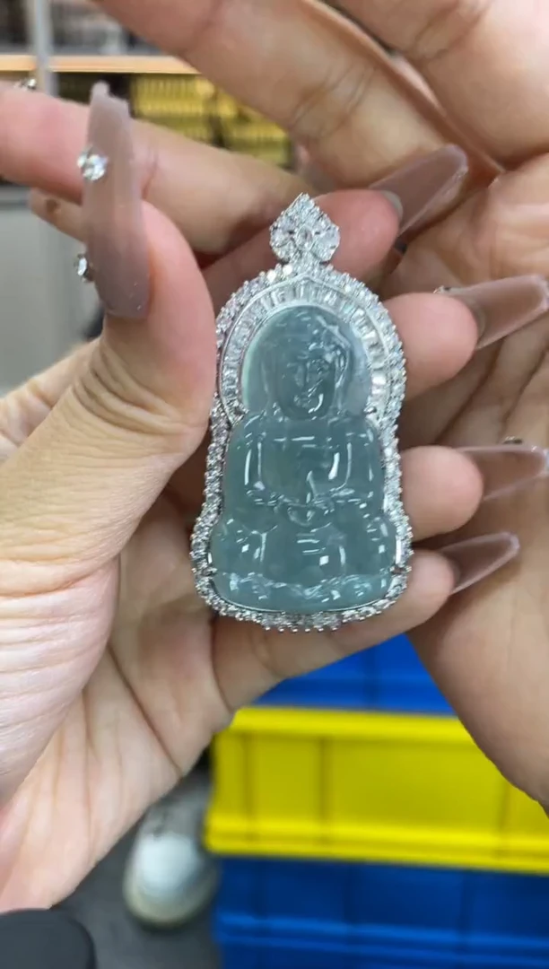 翡翠未镶嵌颈饰多样性发一件