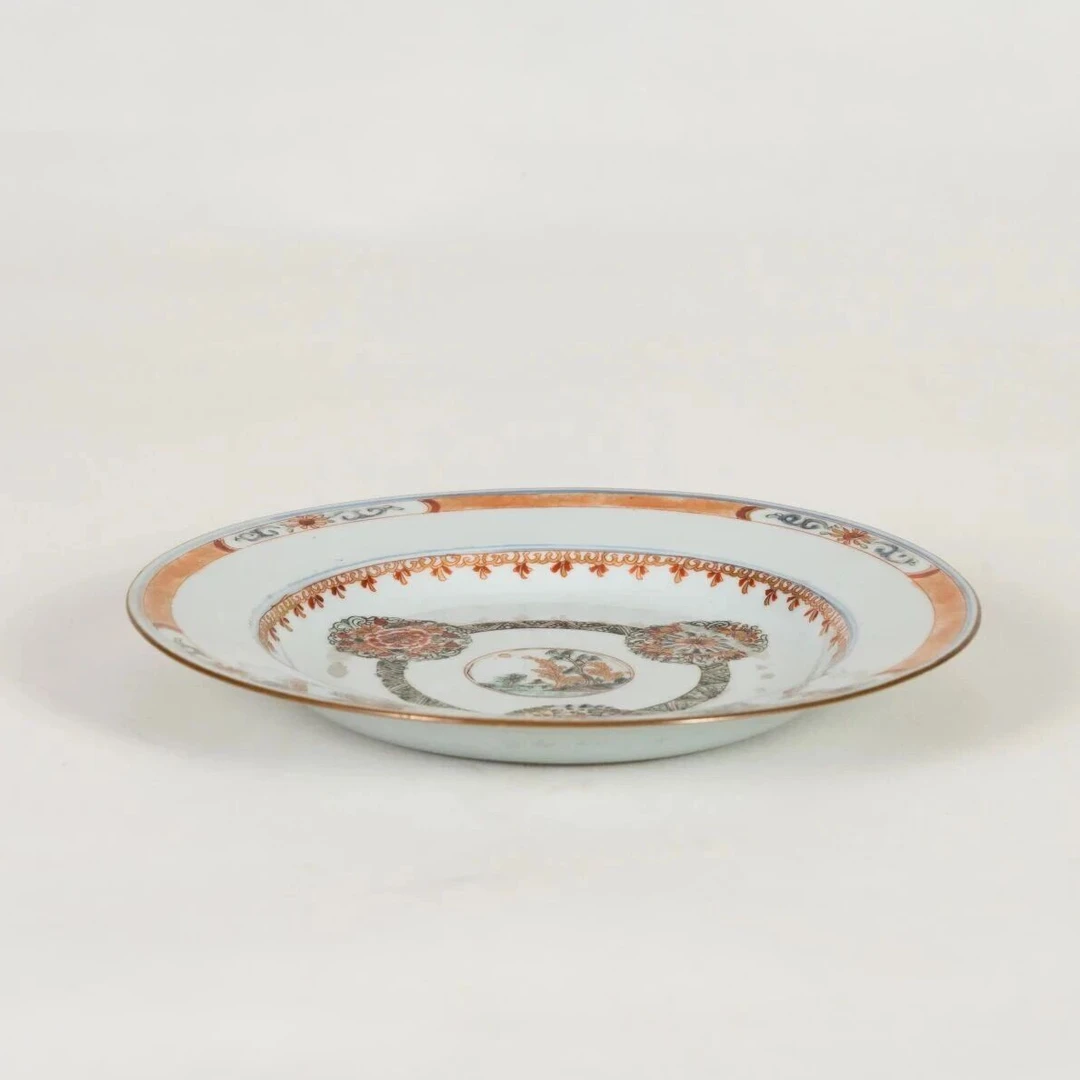 Lot  1   清  矾红五彩描金花卉盘(1.1瓷杂拍卖 )