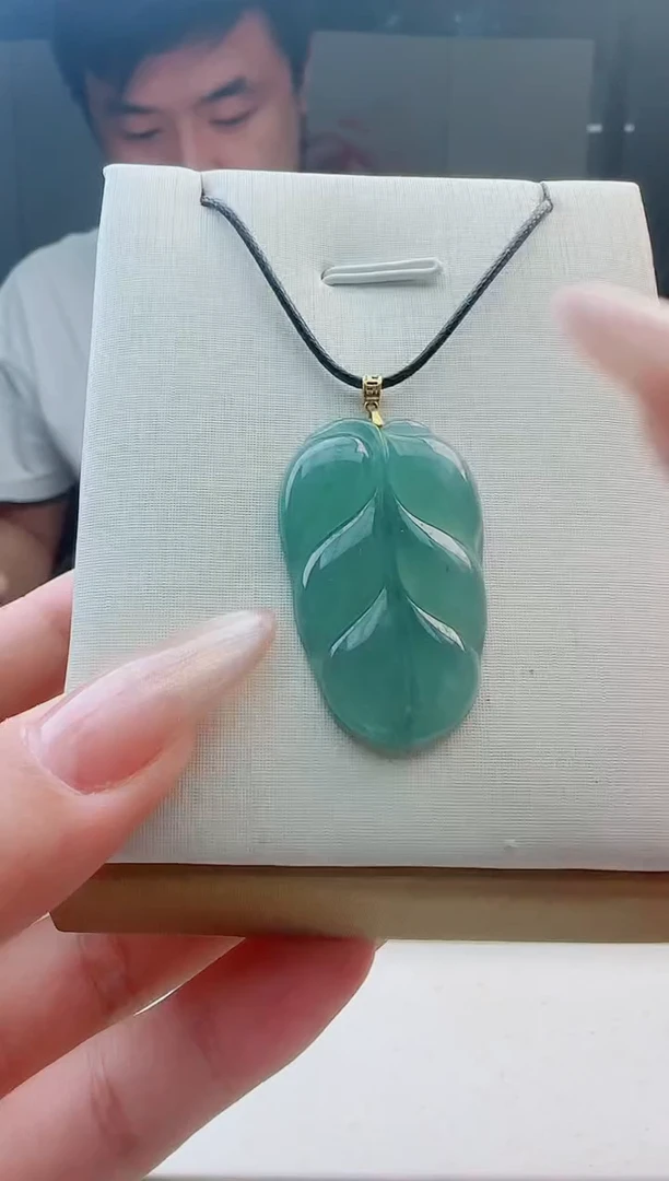 颈饰未镶嵌翡翠多样性发其中一