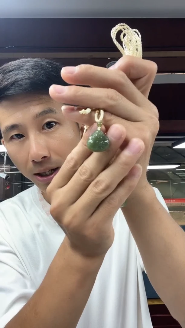 颈饰未镶嵌和田玉吊坠多样性发一