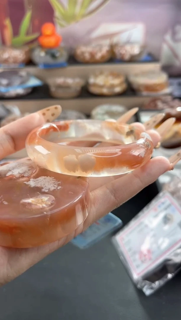 未镶嵌手镯石英质玉60