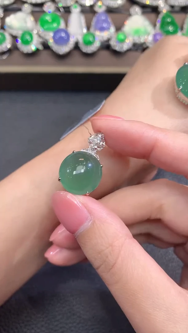 吊坠(不含链)18K金镶嵌翡翠D63