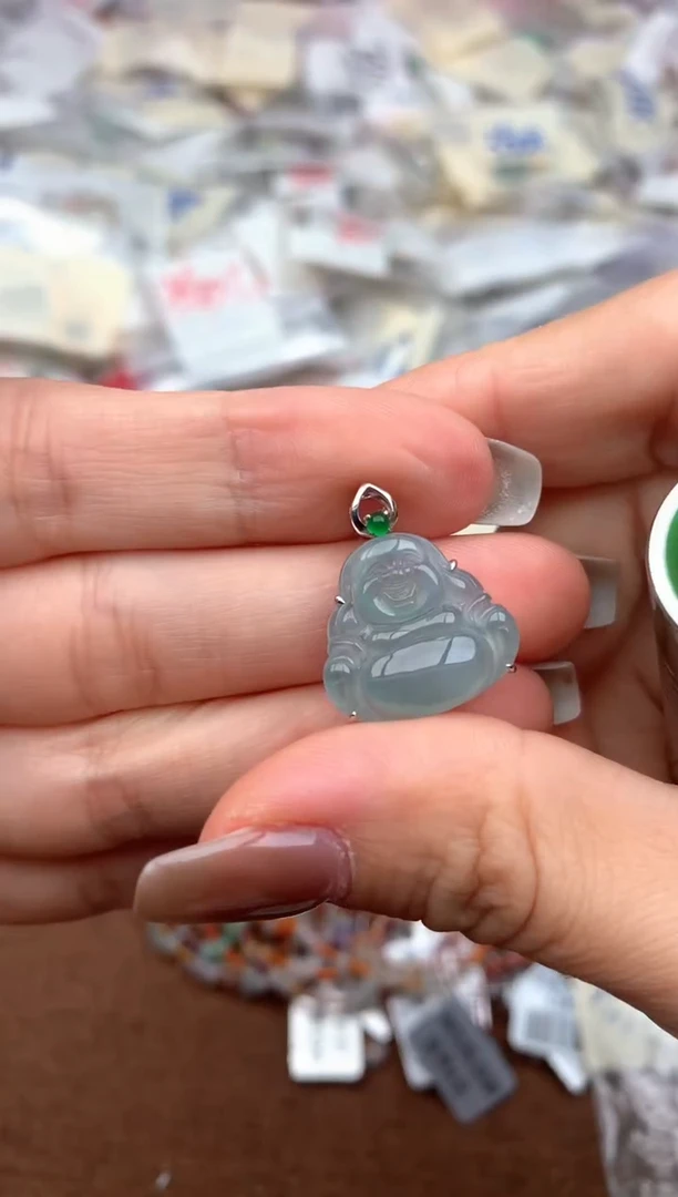 18K金镶嵌挂件翡翠—