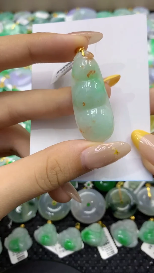 颈饰未镶嵌翡翠天然缅甸翡翠A货