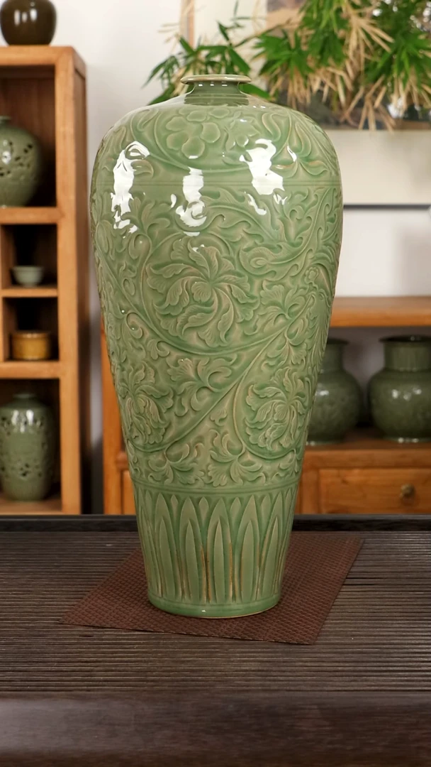 夏*周纯手工刻花凤衔牡丹纹大梅瓶1只