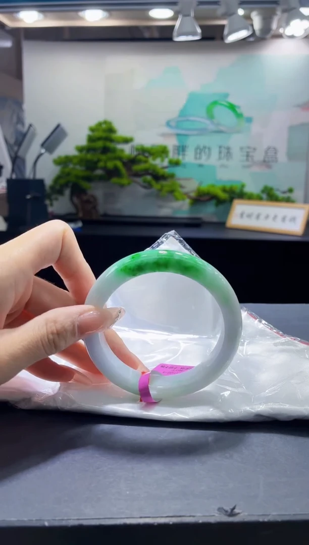 未镶嵌手镯翡翠6