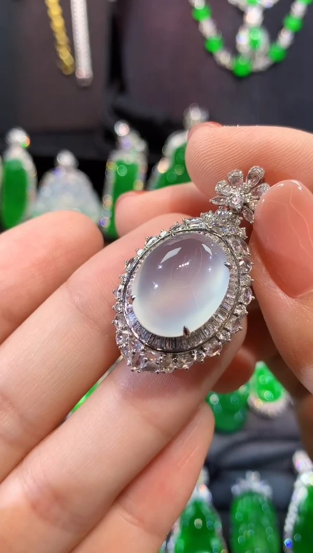 吊坠(不含链)18K金镶嵌翡翠吊坠