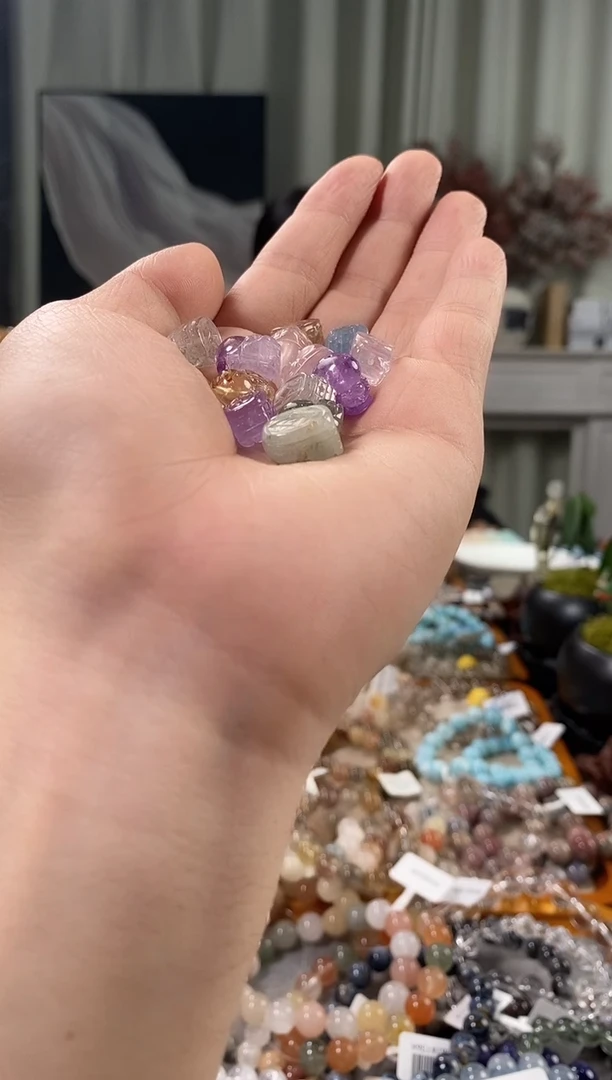 未镶嵌手链水晶快***?貔貅