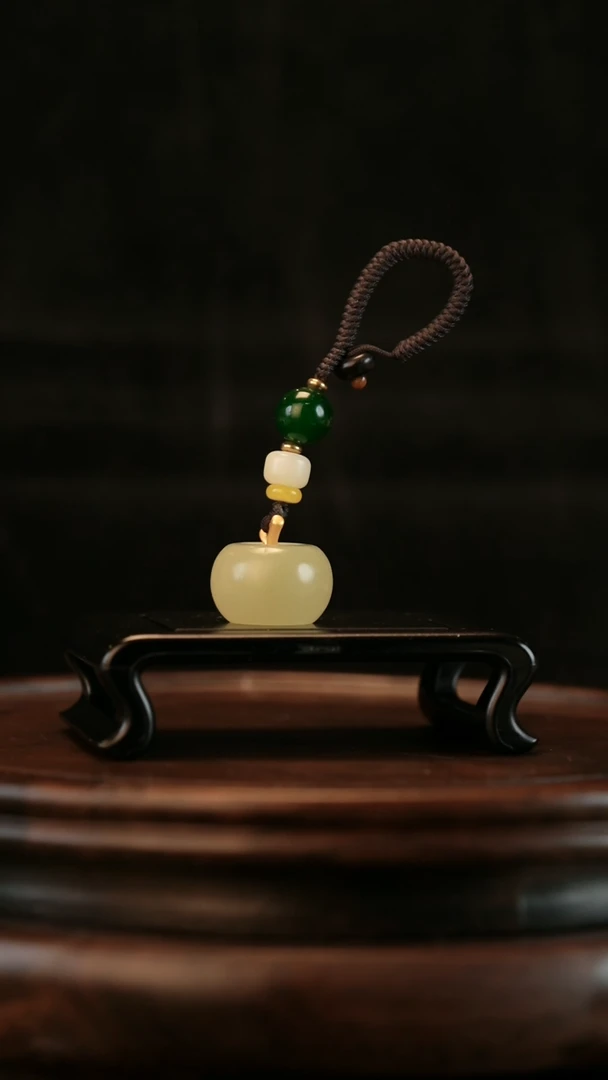 云南石竹叶青雕刻：平安喜乐