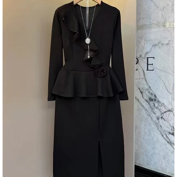 69108冬季新款女装时尚不规则拼荷叶边轻奢欧货连衣裙潮NJ