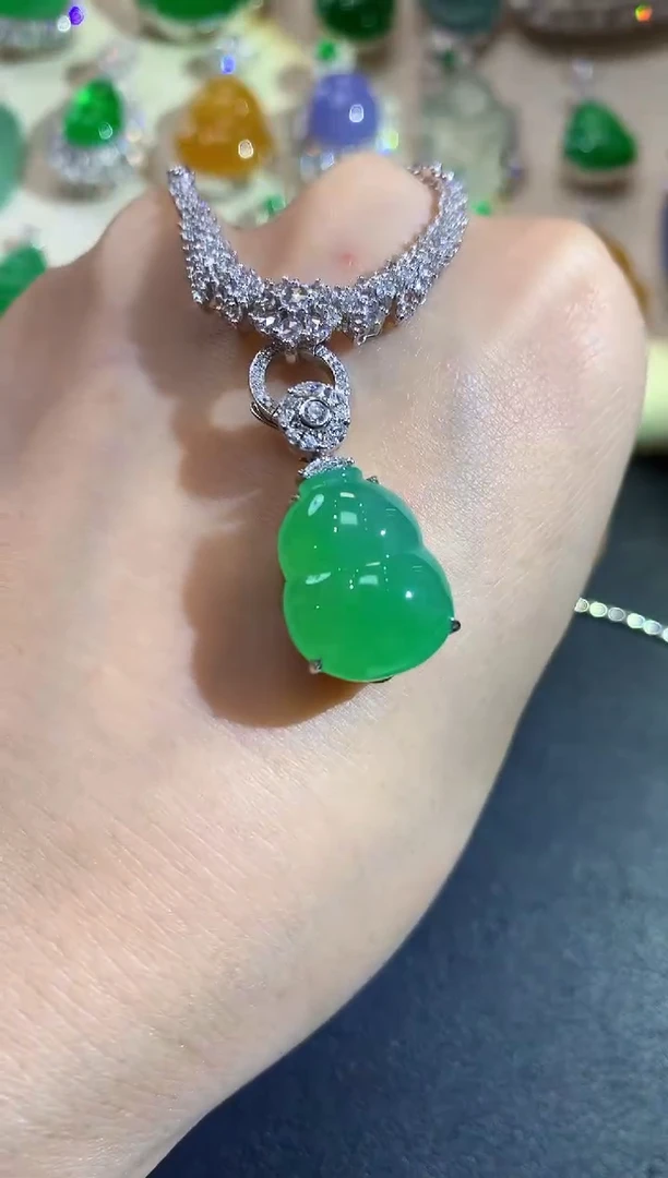 吊坠(不含链)18K金镶嵌翡翠D7