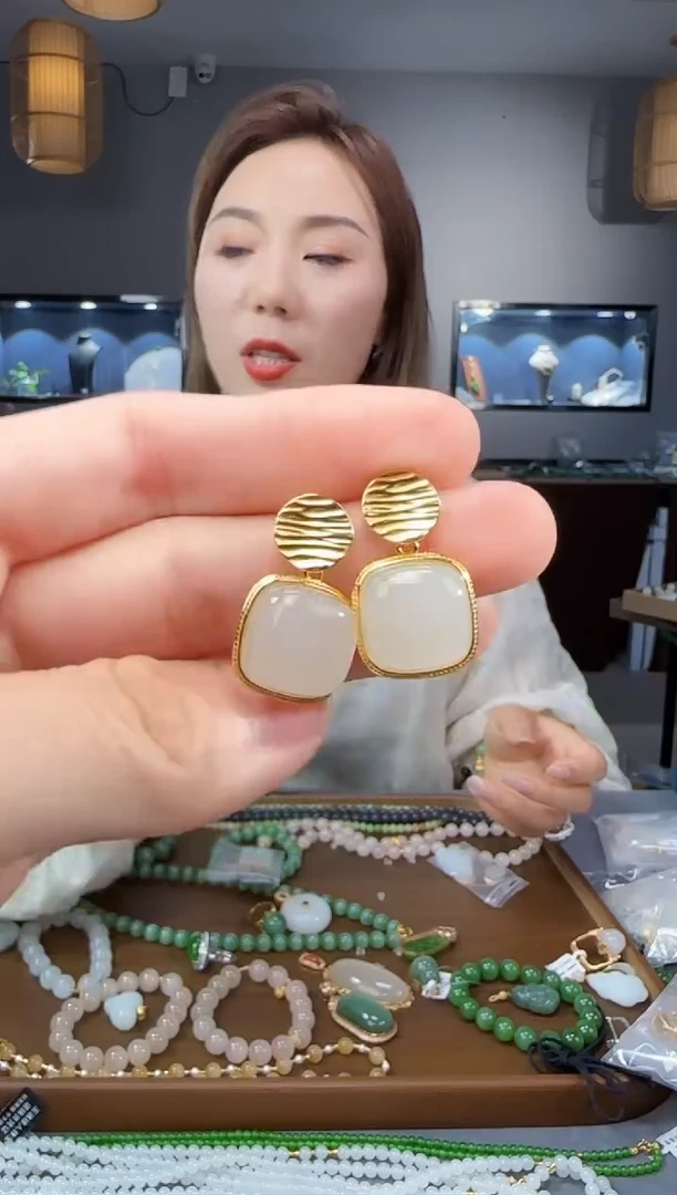 和田玉银S925镶嵌耳饰1