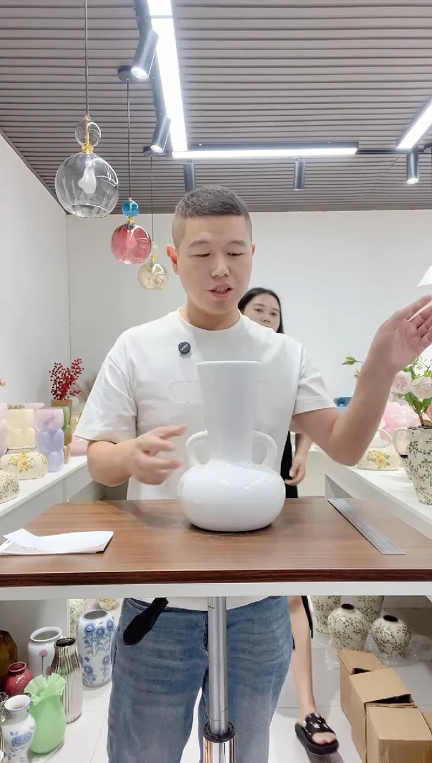 尾货花瓶处理价 胭脂白色