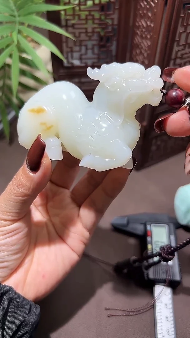 未镶嵌和田玉把件和田玉貔貅手把件29