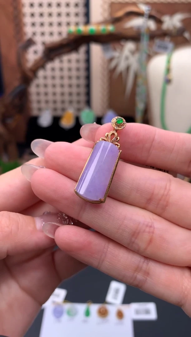 18K金镶嵌定制翡翠48小时鉴赏期 退货不扣服务费