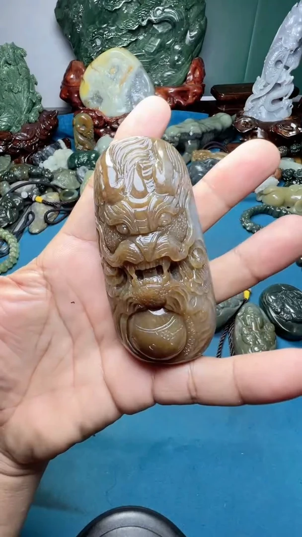 和田玉未镶嵌把件.