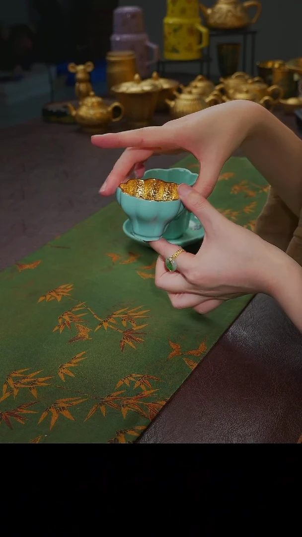 茶杯紫砂【宜景窑天水碧亮光鎏金系列】曼陀罗
