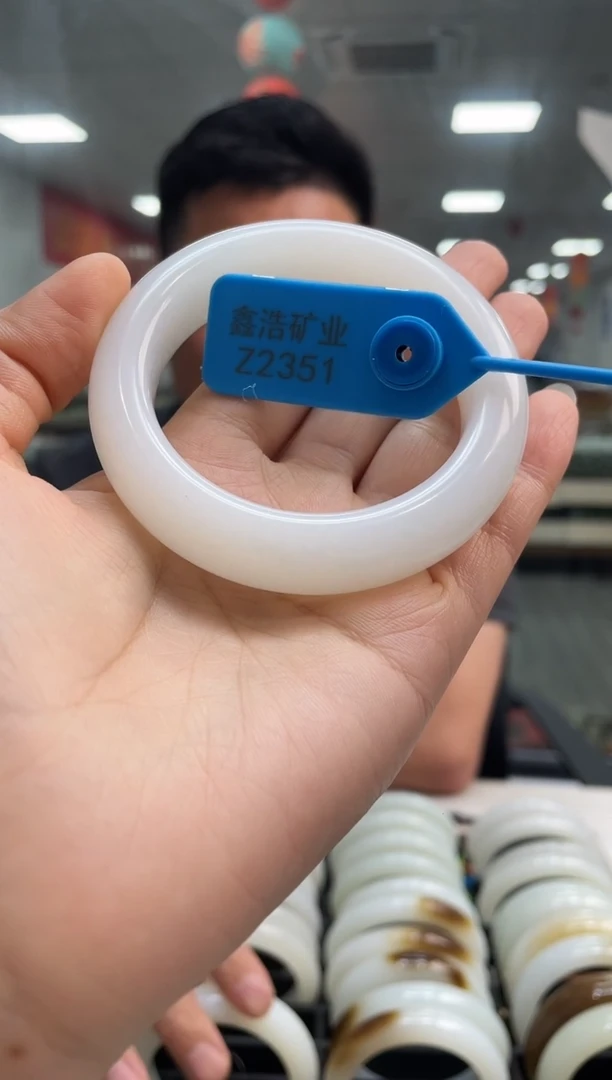 和田玉手镯未镶嵌手镯  Z2351  圈口56-57