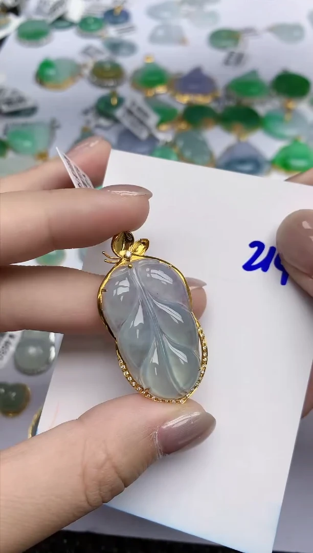 【闪购商品】翡翠挂件18K金镶嵌天然翡翠A货