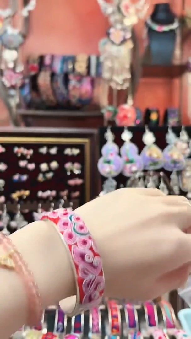 织绣 云织谣民族风精美饰品  396