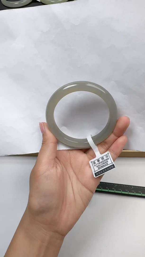 【闪购商品】和田玉手镯未镶嵌58圈口YY