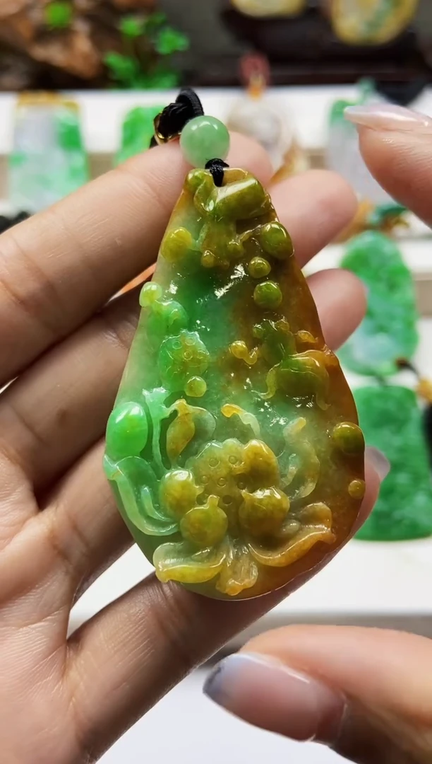 颈饰未镶嵌翡翠翡翠A货