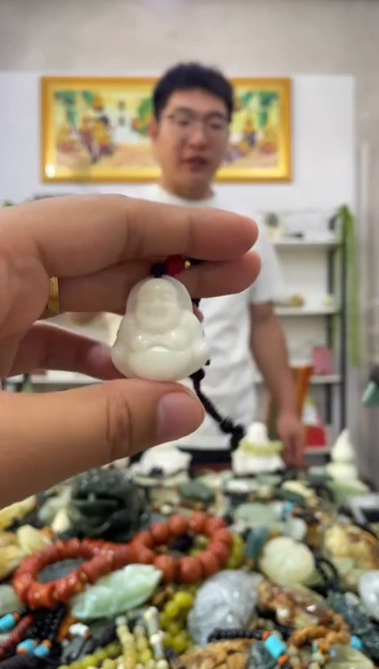 未镶嵌岫玉吊坠