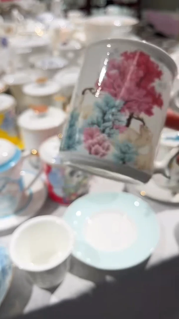 瓷鸿运当头茶漏杯