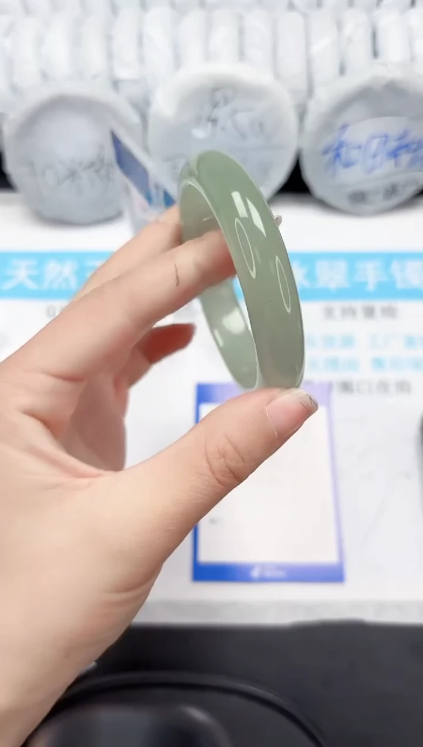 【闪购商品】石英质玉手镯未镶嵌307-61.2