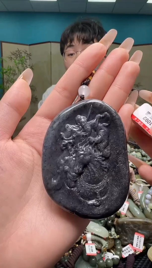 颈饰未镶嵌和田玉多样性发一