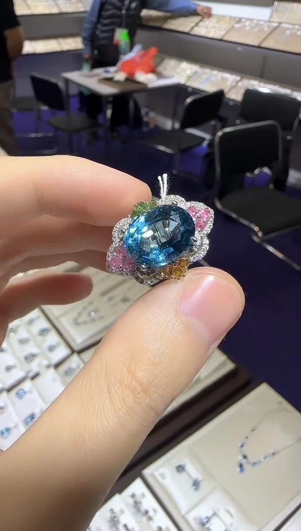 【闪购商品】托帕石戒指银S925镶嵌10*14mm设计款伦敦蓝
