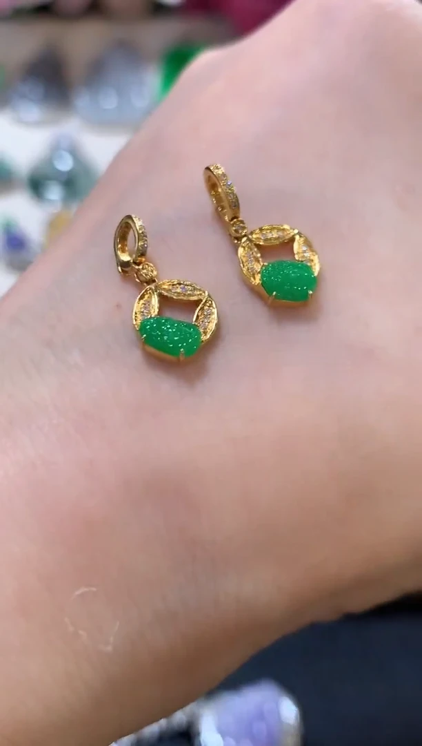 吊坠(不含链)18K金镶嵌翡翠z10多样性一件发货