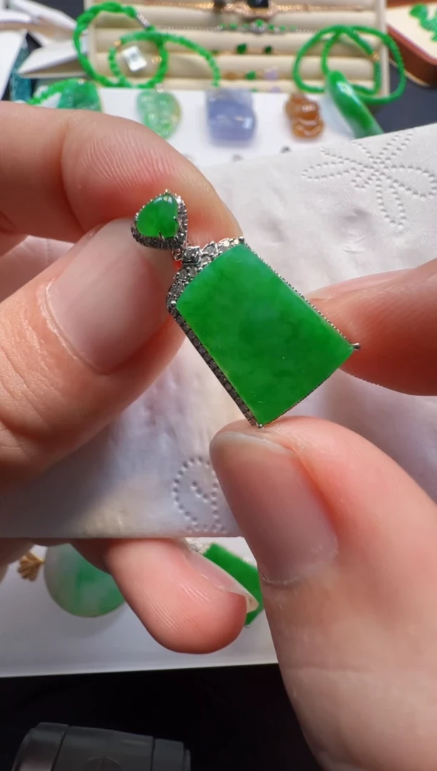 吊坠(不含链)18K金镶嵌翡翠4580