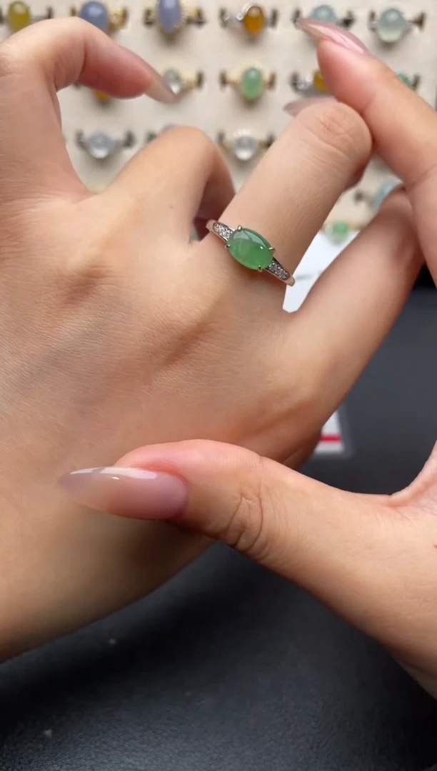 银S925镶嵌戒指翡翠一物一证一礼盒