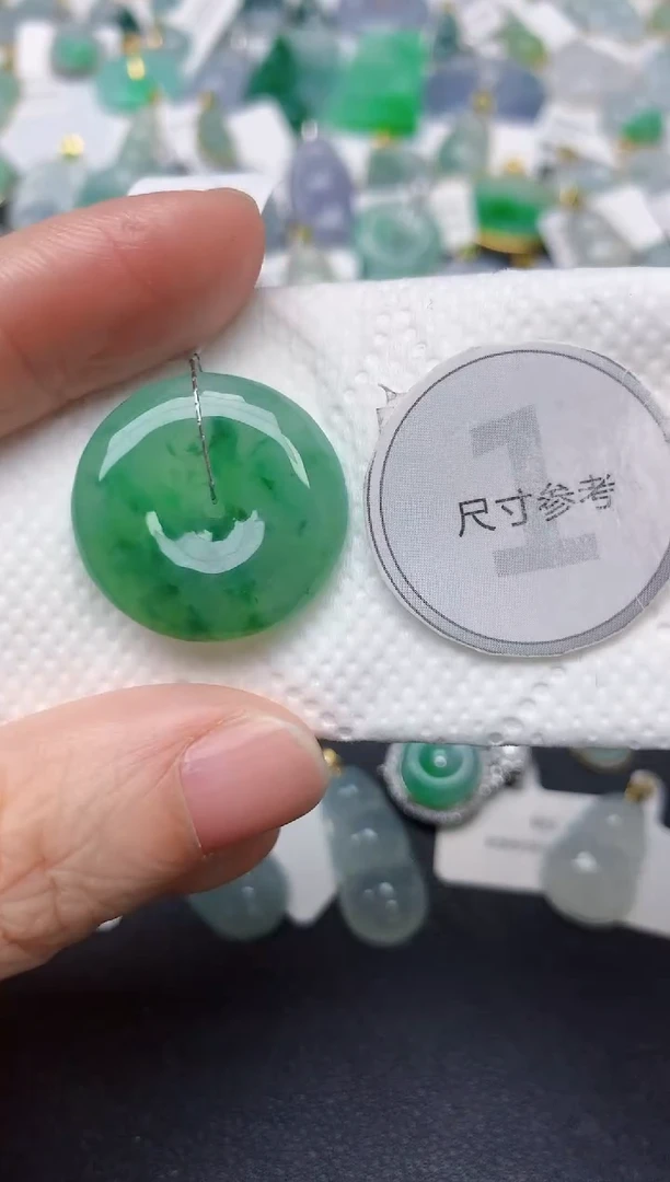 颈饰未镶嵌翡翠天然缅甸A货翡翠