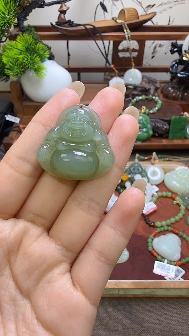 颈饰未镶嵌和田玉吊坠